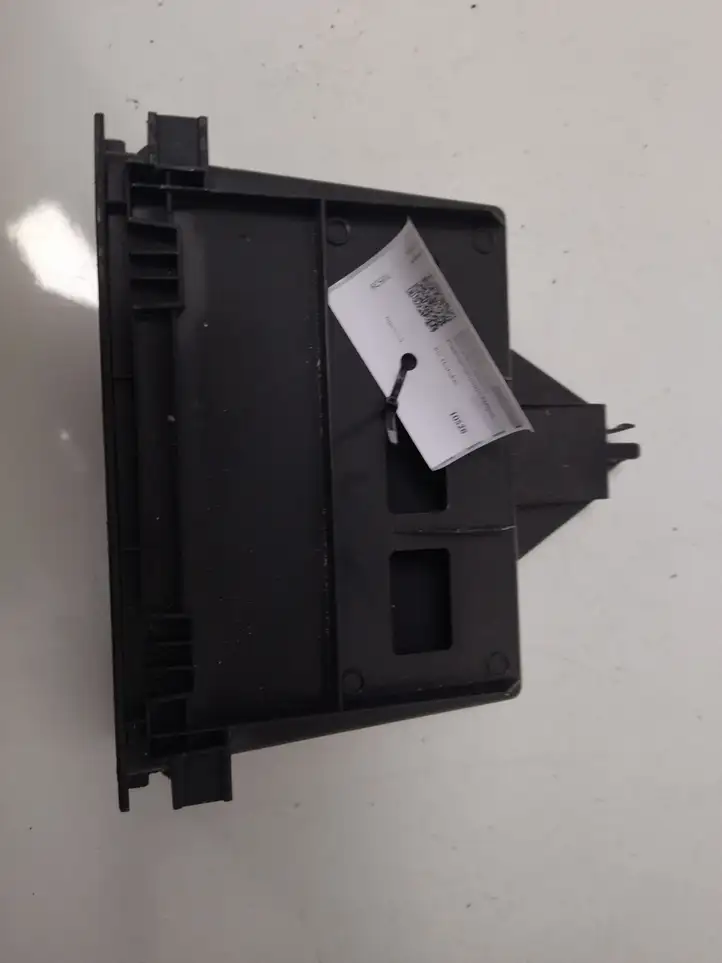 Volkswagen Polo (2001 - 2005) 6Q0857919A Выдвижной ящик — фото 2
