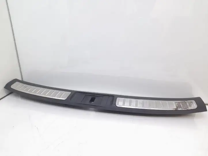 Mazda 6 (2009 - 2012) GS2A6889X Отделка порога багажника — фото 4