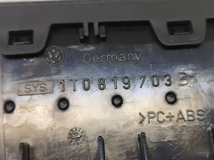 Volkswagen Touran I (2003 - 2010) 1T0819703B Боковой воздушный дефлектор — фото 5