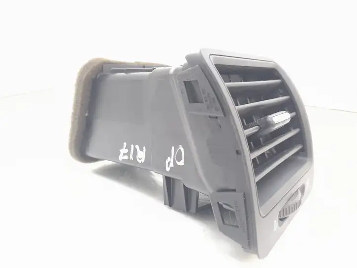 Volkswagen Golf V (2003 - 2009) 1K0819710 Боковой воздушный дефлектор — фото 4