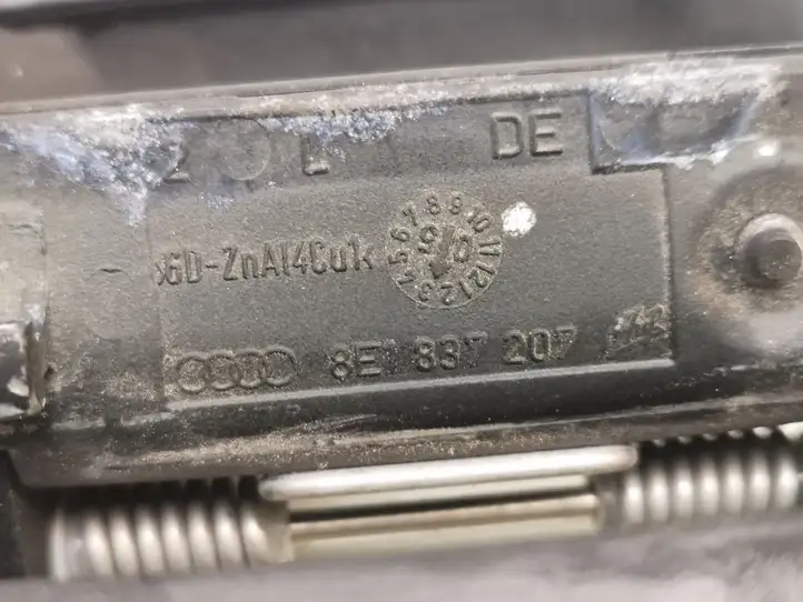 Audi A4 S4 B7 8E 8H (2004 - 2009) 8E1837207 Наружная ручка двери — фото 2