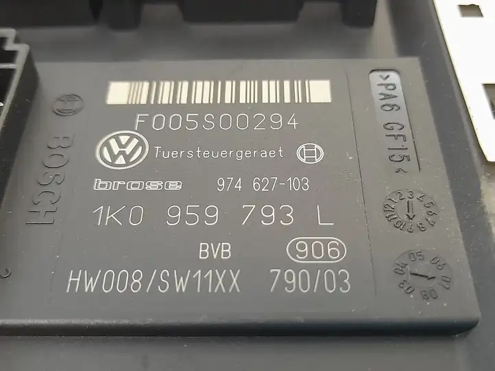 Volkswagen PASSAT B6 (2005 - 2010) 1K0959701P Мотор стеклоподъемника передний — фото 7