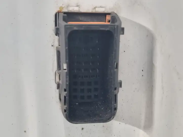 Opel Corsa D (2010 - 2014) Дверь — фото 8