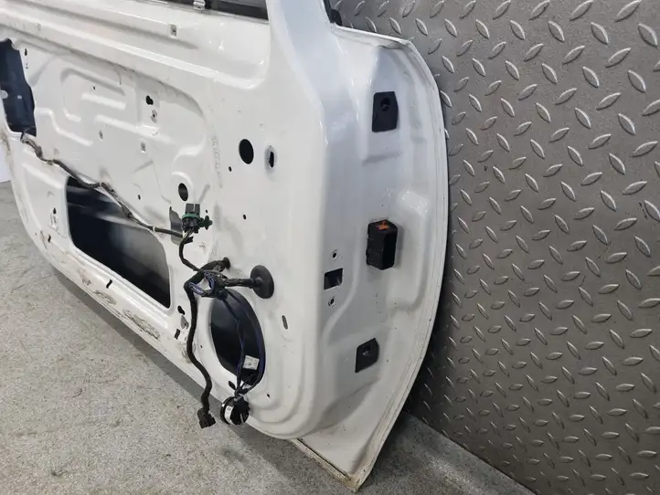 Opel Corsa D (2010 - 2014) Дверь — фото 9