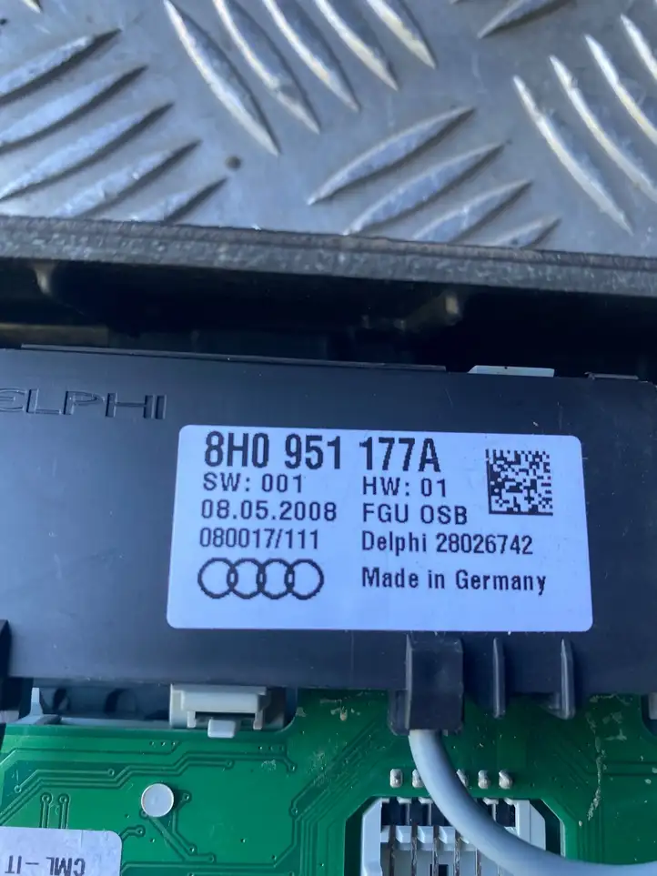 Audi A4 S4 B8 8K (2007 - 2011) 8H0857552A Солнцезащитный козырек — фото 8