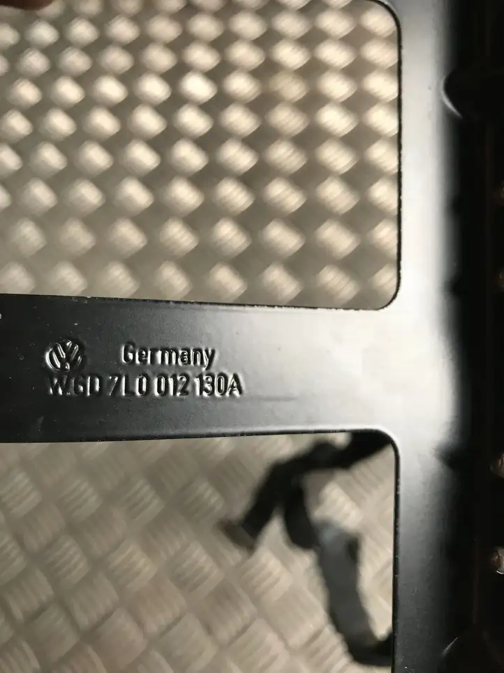 Volkswagen Touareg I (2002 - 2010) 7L0012130A Прочая отделка багажника — фото 2