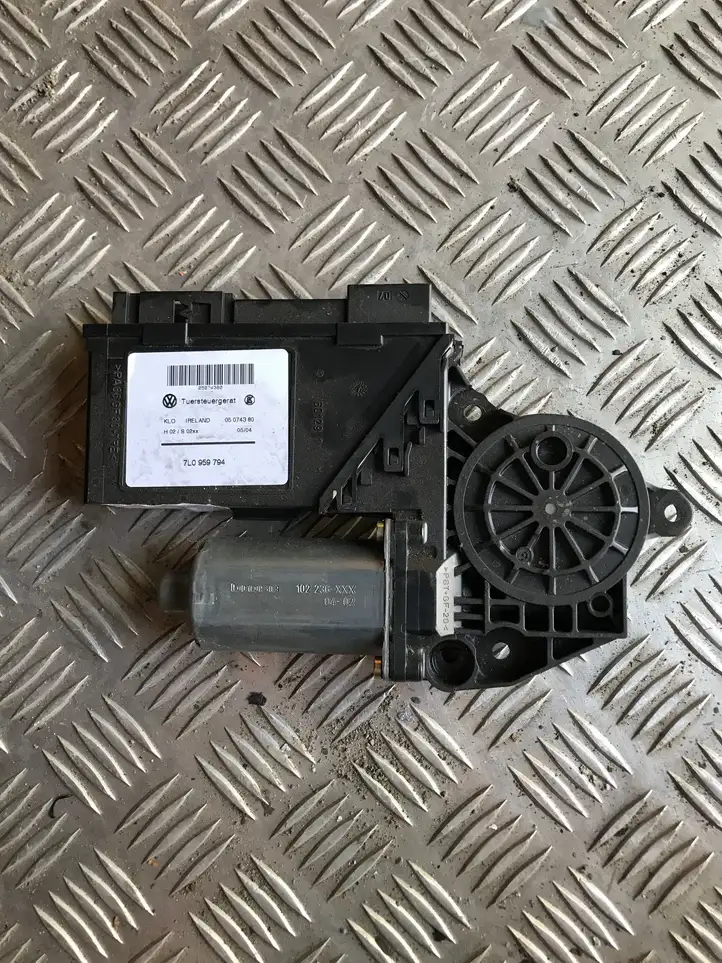 Volkswagen Touareg I (2002 - 2010) 7L0959704 Стеклоподъемник задней двери — фото 1