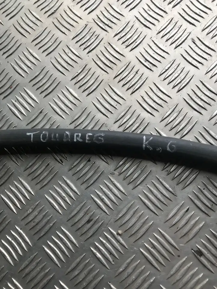 Volkswagen Touareg I (2002 - 2010) 7L0867367A Уплотнитель кузова — фото 2