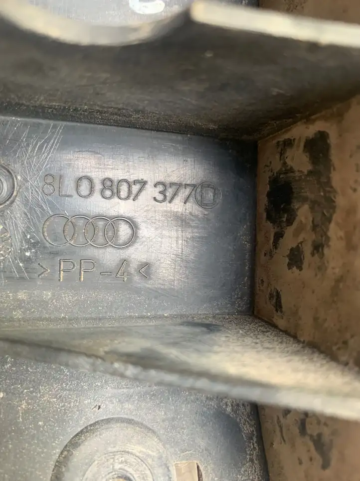 Audi A3/S3 8L (2000 - 2003) 8L0807377D Кронштейн заднего бампера — фото 3