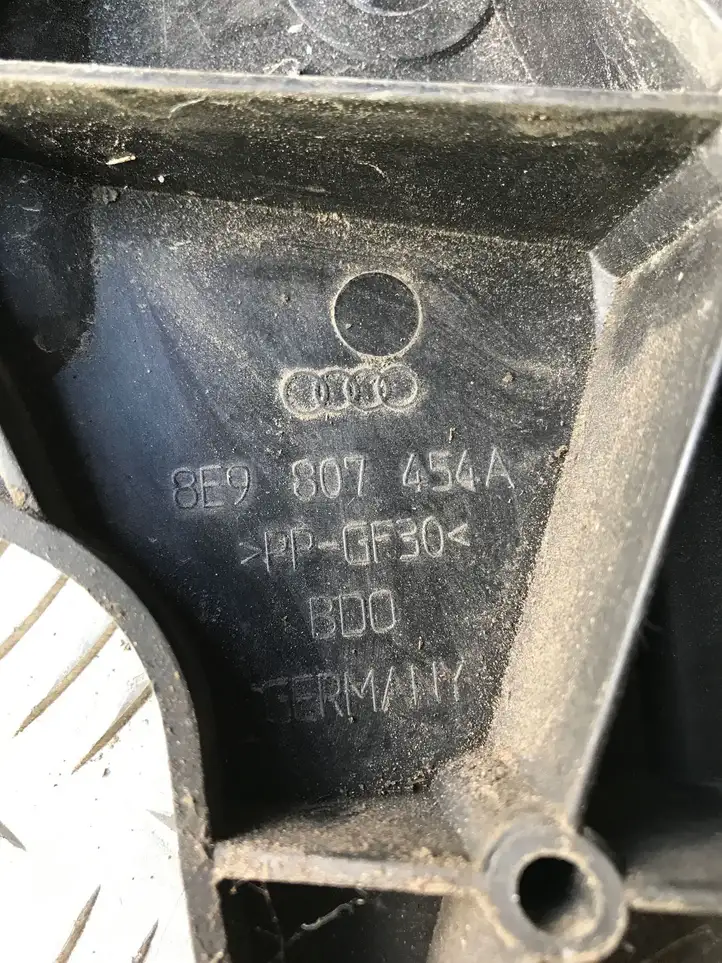Audi A4 S4 B7 8E 8H (2004 - 2009) 8E9807454A Кронштейн заднего бампера — фото 3