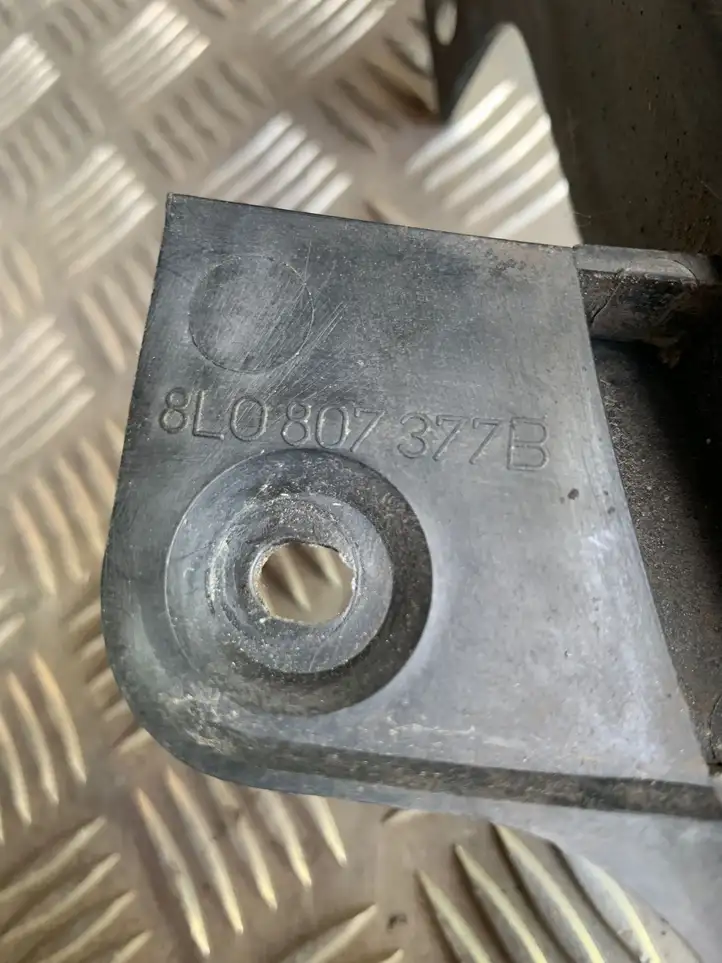 Audi A3/S3 8L (2000 - 2003) 8L0807377B Кронштейн заднего бампера — фото 4