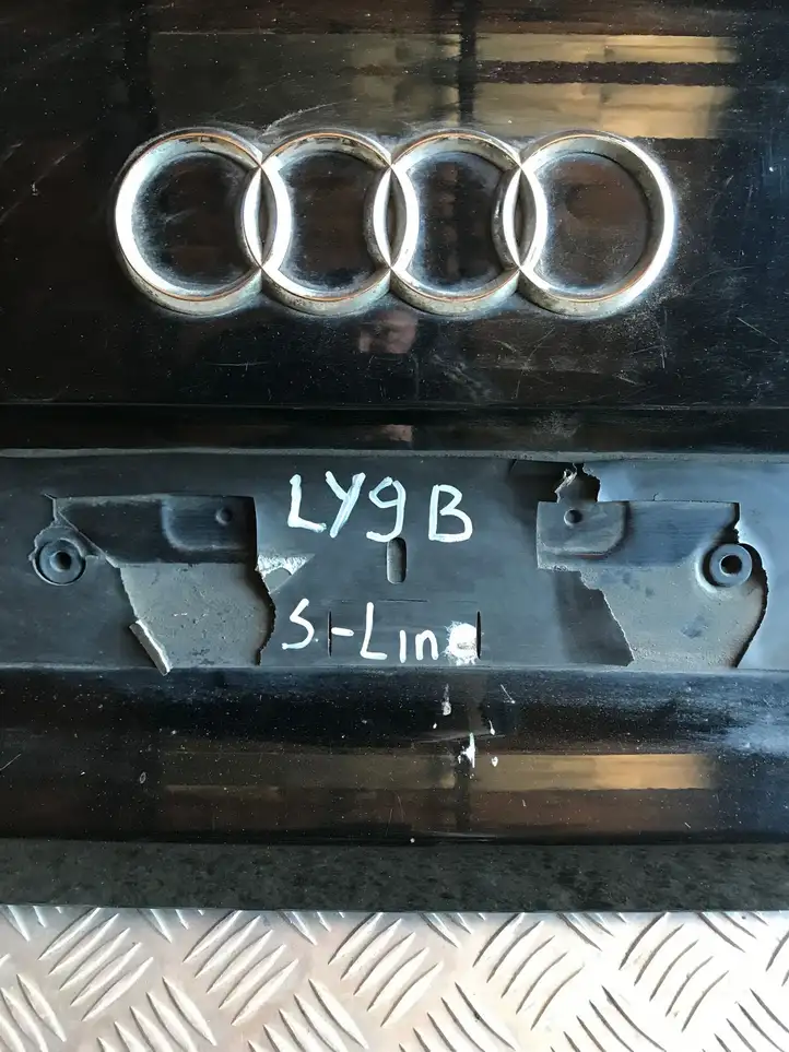 Audi A4 S4 B7 8E 8H (2004 - 2009) 8E5827755C Крышка багажника — фото 2
