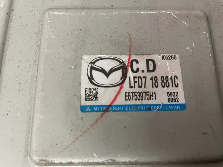 Mazda 5 (2005 - 2010) E6T53975H1 Блок управления двигателем (ЭБУ) — фото 2