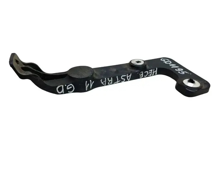Opel Astra J (2009 - 2012) 13283141 Кронштейн заднего бампера — фото 3