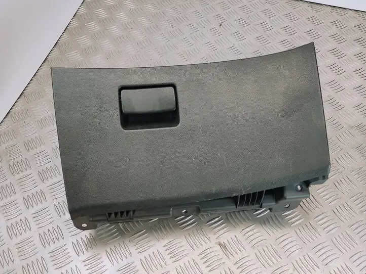 Opel Zafira B (2008 - 2014) 1130242x Вещевой ящик — фото 1