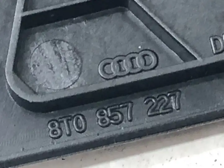 Audi A5 8T 8F (2007 - 2011) 8T0857227 Накладка бокового динамика — фото 2