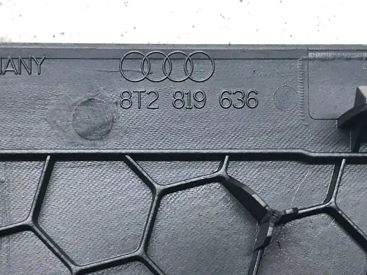 Audi A5 8T 8F (2007 - 2011) 8T2819636 Накладка бокового динамика — фото 2