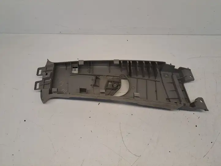 Toyota Prius (XW20) (2003 - 2009) 7302433010 Верхняя обшивка стойки B — фото 2