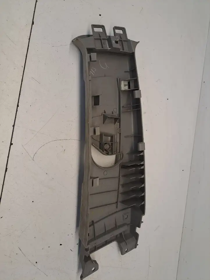 Toyota Prius (XW20) (2003 - 2009) 7302433010 Верхняя обшивка стойки B — фото 5
