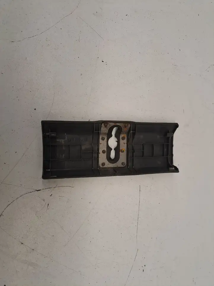 Toyota Prius (XW20) (2003 - 2009) 6471847010 Прочая отделка багажника — фото 5