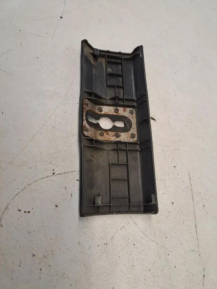 Toyota Prius (XW20) (2003 - 2009) 6471847010 Прочая отделка багажника — фото 6