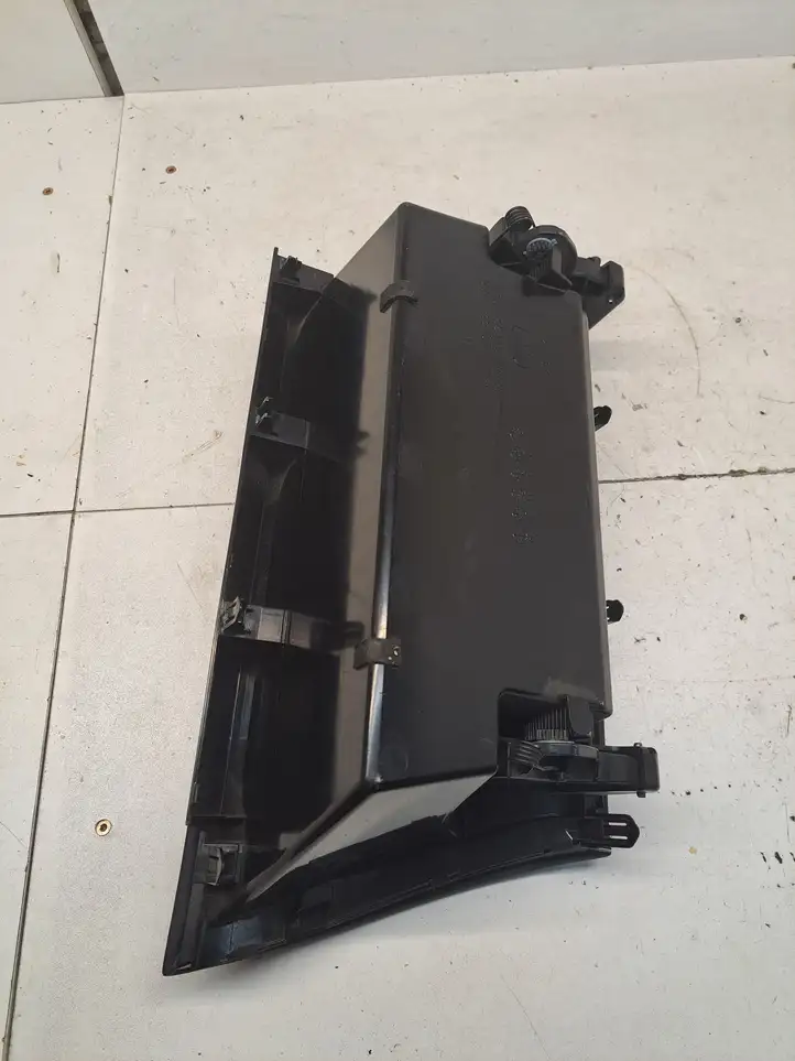 Toyota Prius+ (ZVW40) (2011 - 2018) 5544047020 Бардачок в сборе — фото 4