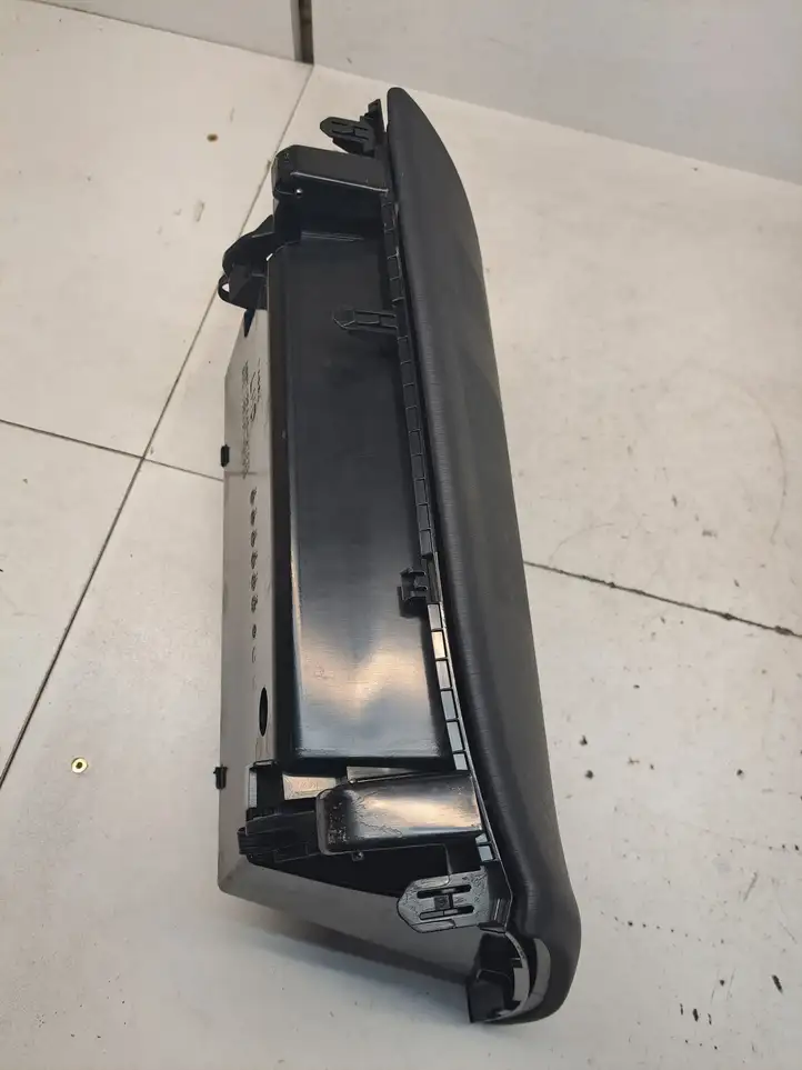 Toyota Prius+ (ZVW40) (2011 - 2018) 5544047020 Бардачок в сборе — фото 3