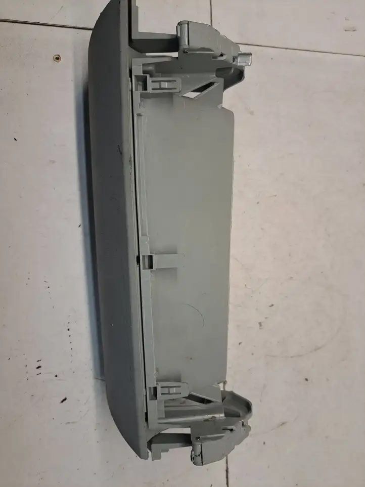 Toyota Prius (XW30) (2009 - 2015) 5551147040 Бардачок в сборе — фото 4
