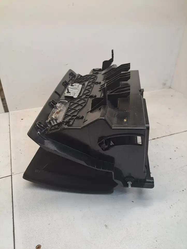 BMW 3 E90 E91 (2005 - 2012) 51167075479 Бардачок в сборе — фото 2