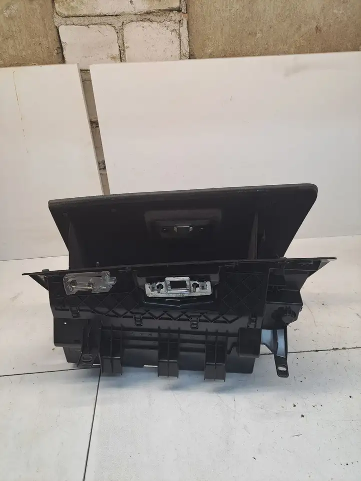 BMW 3 E90 E91 (2005 - 2012) 51167075479 Бардачок в сборе — фото 4