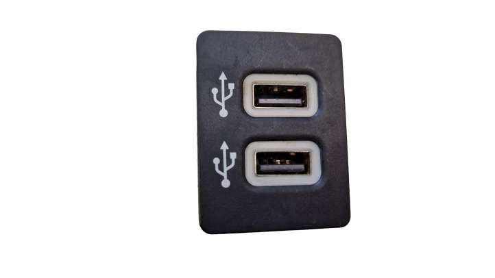 HC3T14F014 Ford Fusion II USB jungtis