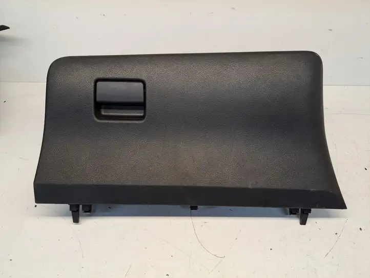 Toyota Yaris (2014 - 2019) 555500D150555510150555520D130 Крышка бардачка — фото 1