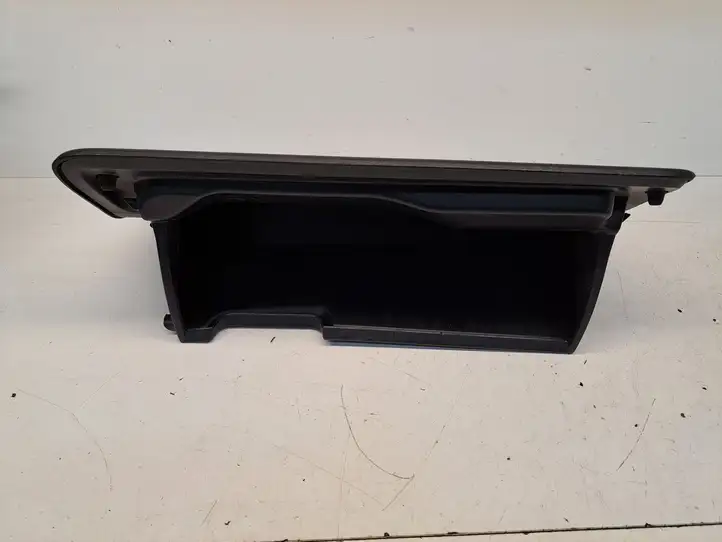 Toyota Yaris (2014 - 2019) 555500D150555510150555520D130 Крышка бардачка — фото 2