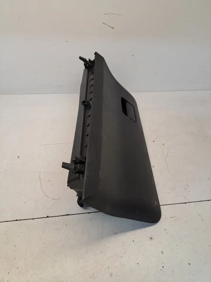 Toyota Yaris (2014 - 2019) 555500D150555510150555520D130 Крышка бардачка — фото 6