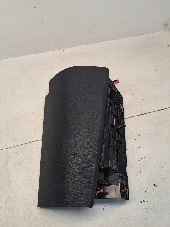 Toyota Prius (XW20) (2003 - 2009) 5553147050 Крышка бардачка — фото 1