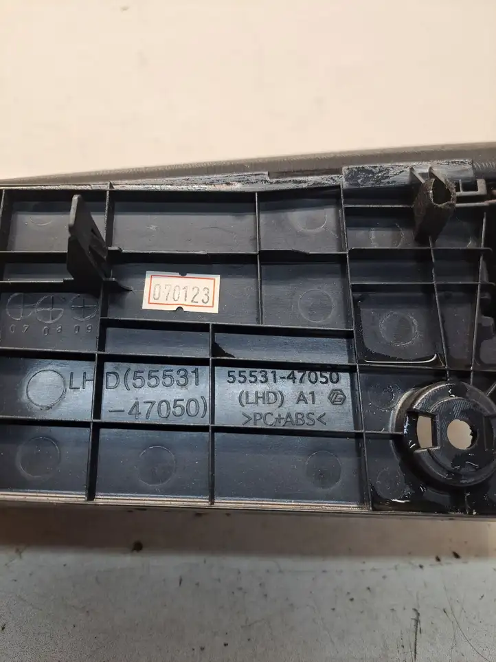 Toyota Prius (XW20) (2003 - 2009) 5553147050 Крышка бардачка — фото 4