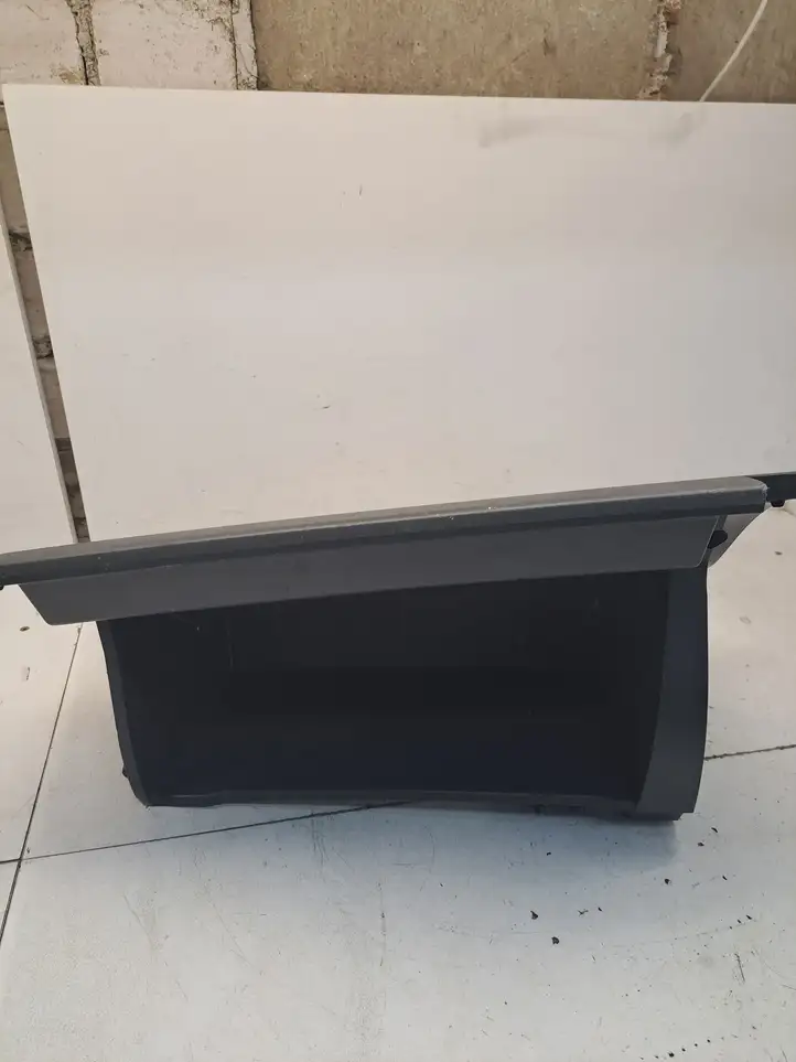 Toyota Prius (XW30) (2009 - 2015) 5555047080 Крышка бардачка — фото 4