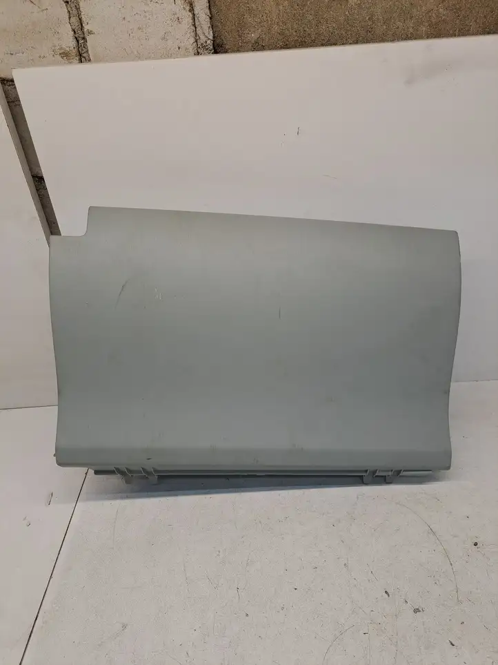 Toyota Prius (XW30) (2009 - 2015) 5555047080 Крышка бардачка — фото 7