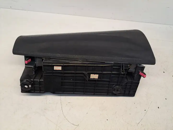 Toyota Prius (XW20) (2003 - 2009) 5553147050 Крышка бардачка — фото 3