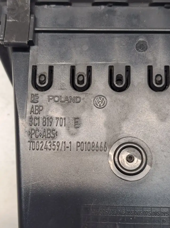 Volkswagen PASSAT B6 (2005 - 2010) 05703001 Боковой воздушный дефлектор — фото 2