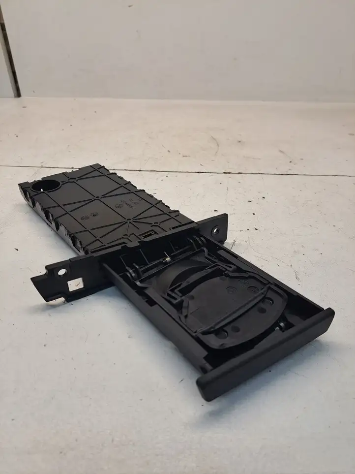 BMW 3 E92 E93 (2005 - 2014) 51457127461 Передний подстаканник — фото 5