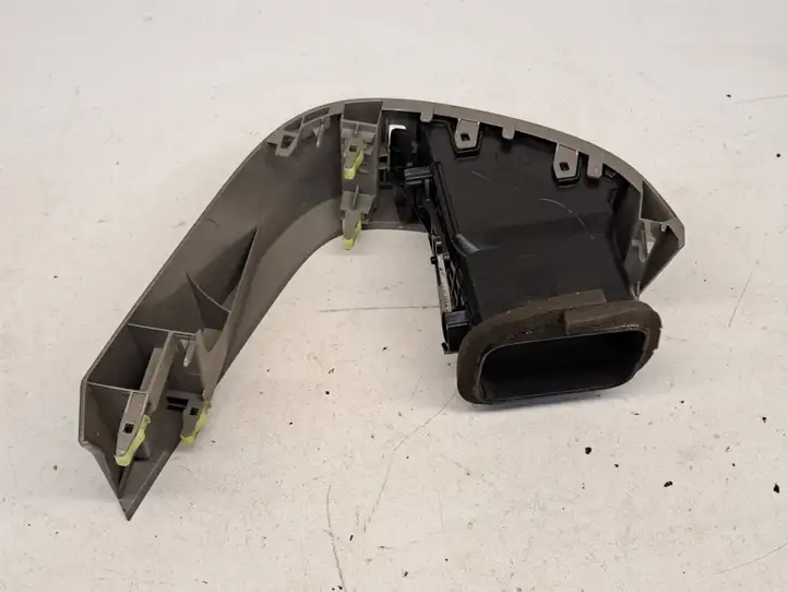 Toyota Prius (XW20) (2003 - 2009) 5565047060 Боковой воздушный дефлектор — фото 2