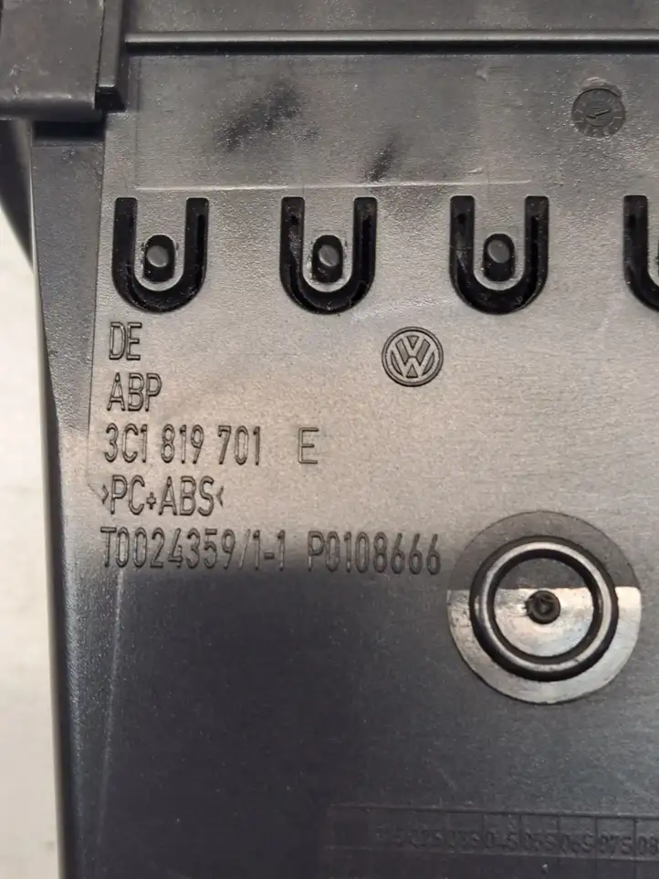 Volkswagen PASSAT B6 (2005 - 2010) 05703001 Боковой воздушный дефлектор — фото 8