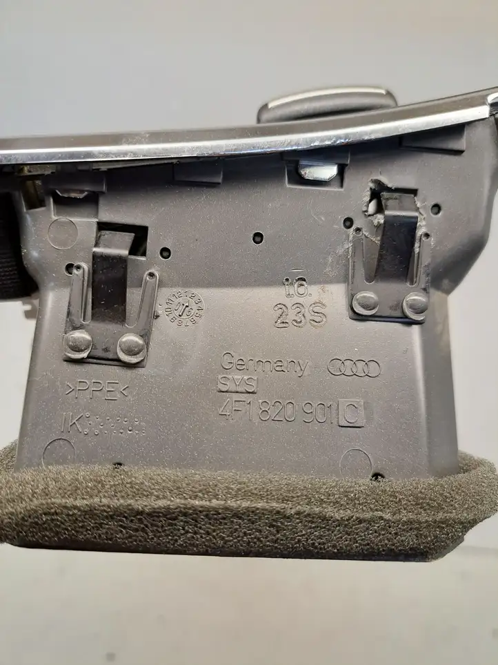 Audi A6 S6 C6 4F (2004 - 2008) 4F1820901 Боковой воздушный дефлектор — фото 6