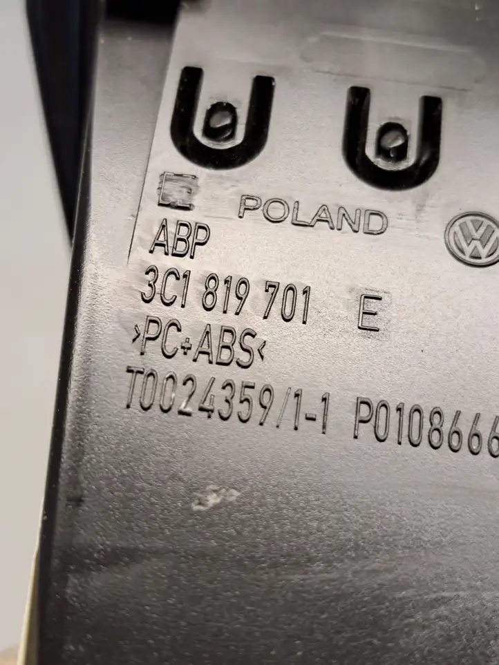 Volkswagen PASSAT B6 (2005 - 2010) 3C1819701E Боковой воздушный дефлектор — фото 4
