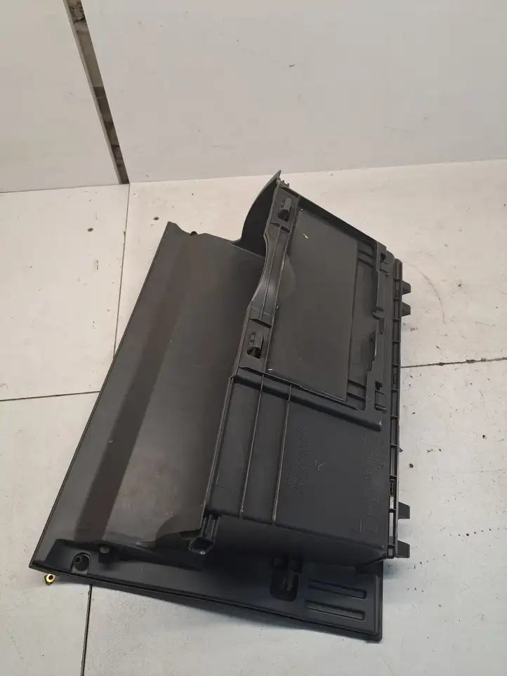 Toyota Prius+ (ZVW40) (2011 - 2018) 5550147071 Вещевой ящик — фото 3