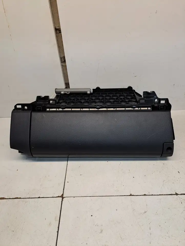 Lexus IS III XE30 (2013 - 2016) 5555053100 Вещевой ящик — фото 1