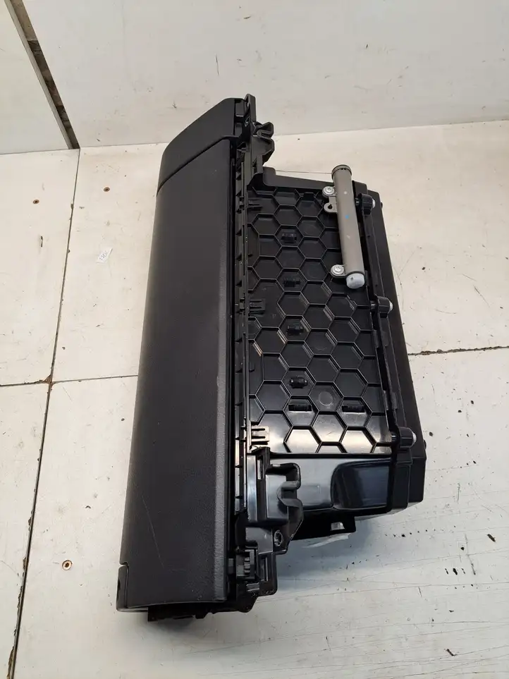 Lexus IS III XE30 (2013 - 2016) 5555053100 Вещевой ящик — фото 7