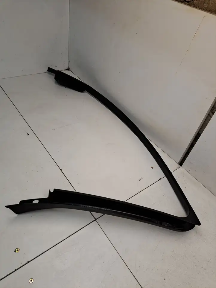 BMW 3 E90 E91 (2005 - 2012) 51347060205 Накладка стекла передней двери — фото 4