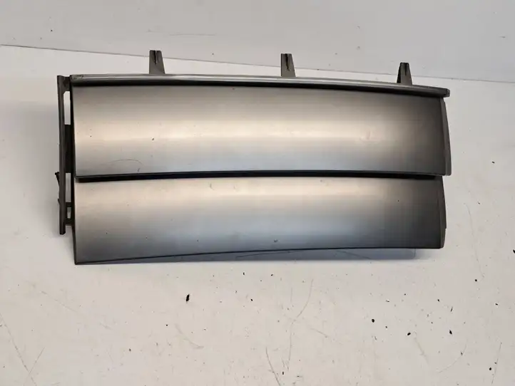 Land Rover Range Rover L322 (2002 - 2005) 51137026899 Решетка в крыле — фото 1